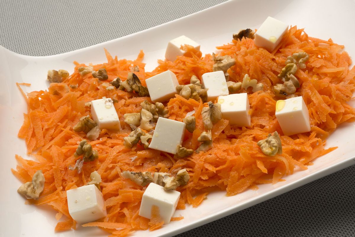 6124 2 Ensalada de zanahoria, nuez y queso fresco xl