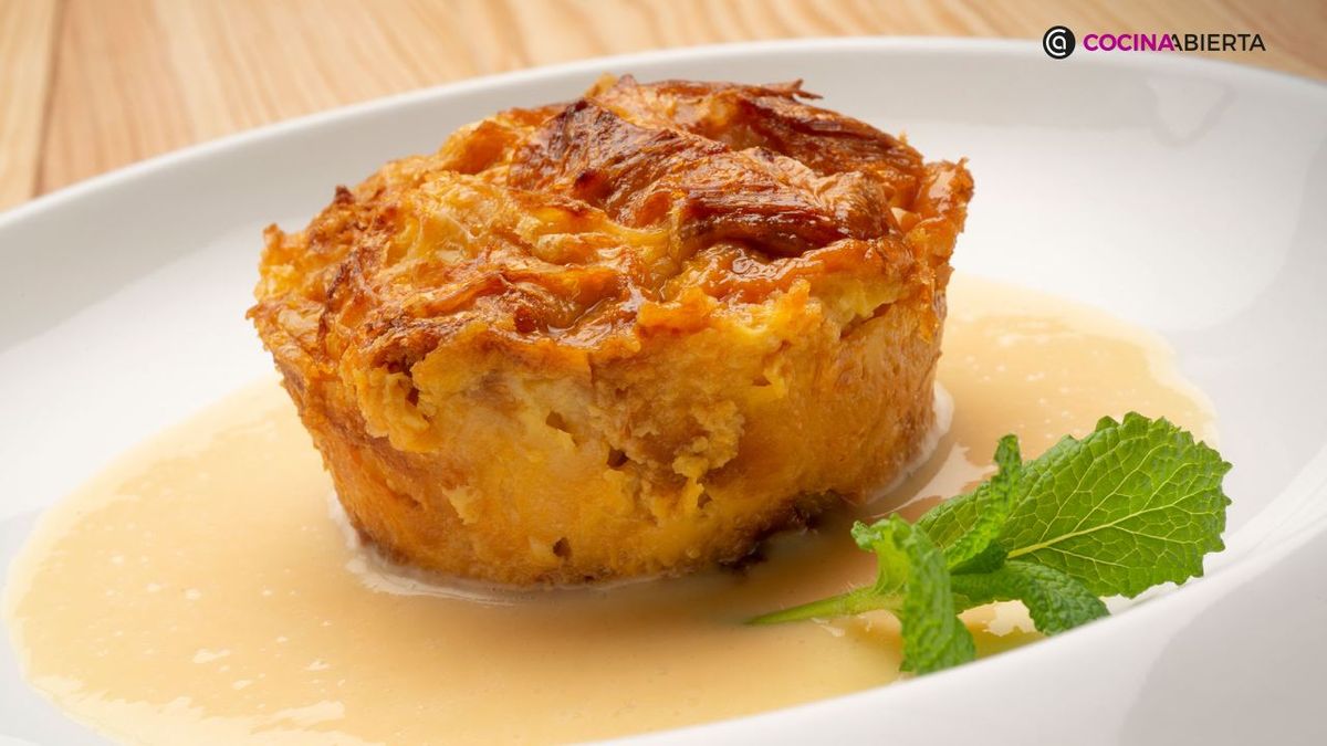 Si tienes croissants del día anterior, aprovéchalos para hacer este postre de Eva Arguiñano