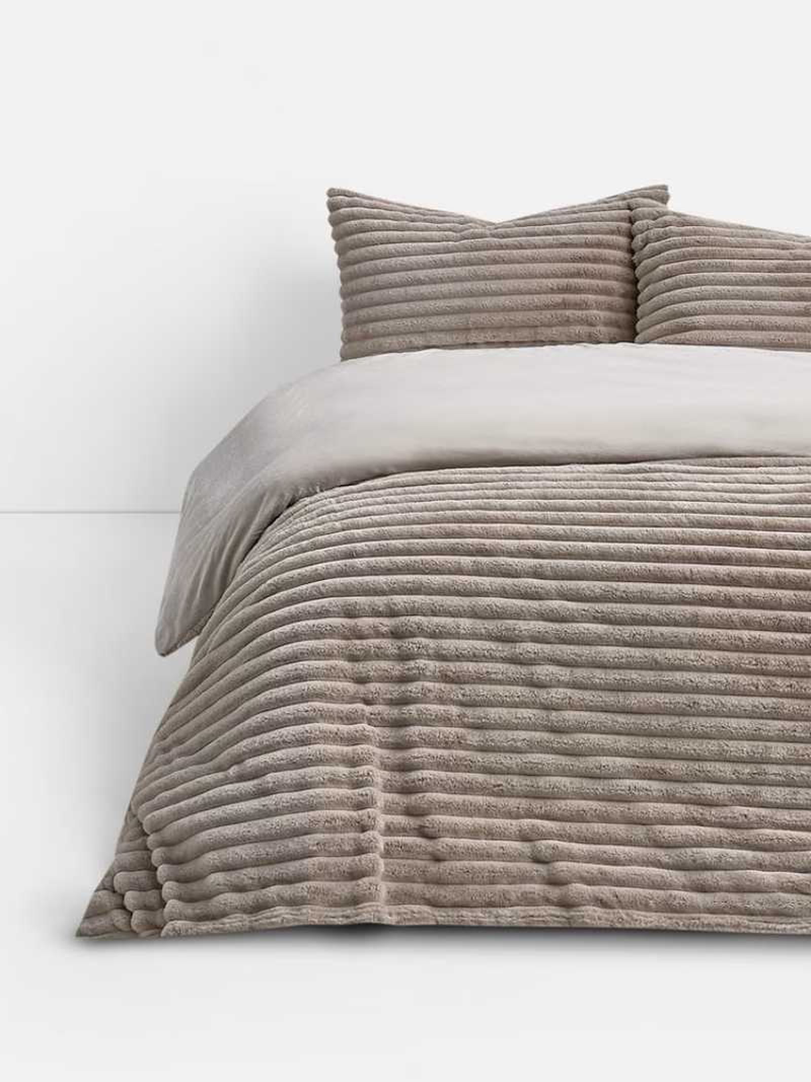 Funda nórdica beige.