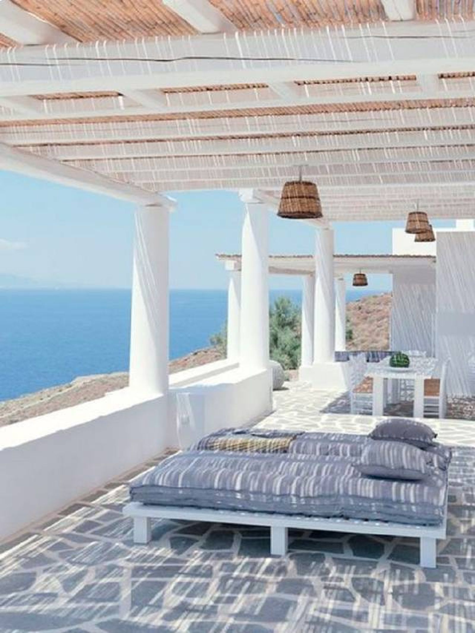 Las mejores ideas para decorar una terraza de estilo griego 10