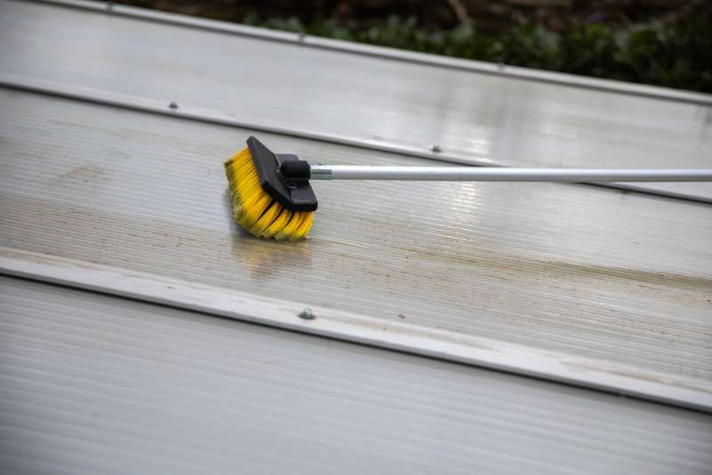 El bicarbonato de sodio ayuda a eliminar manchas del aluminio