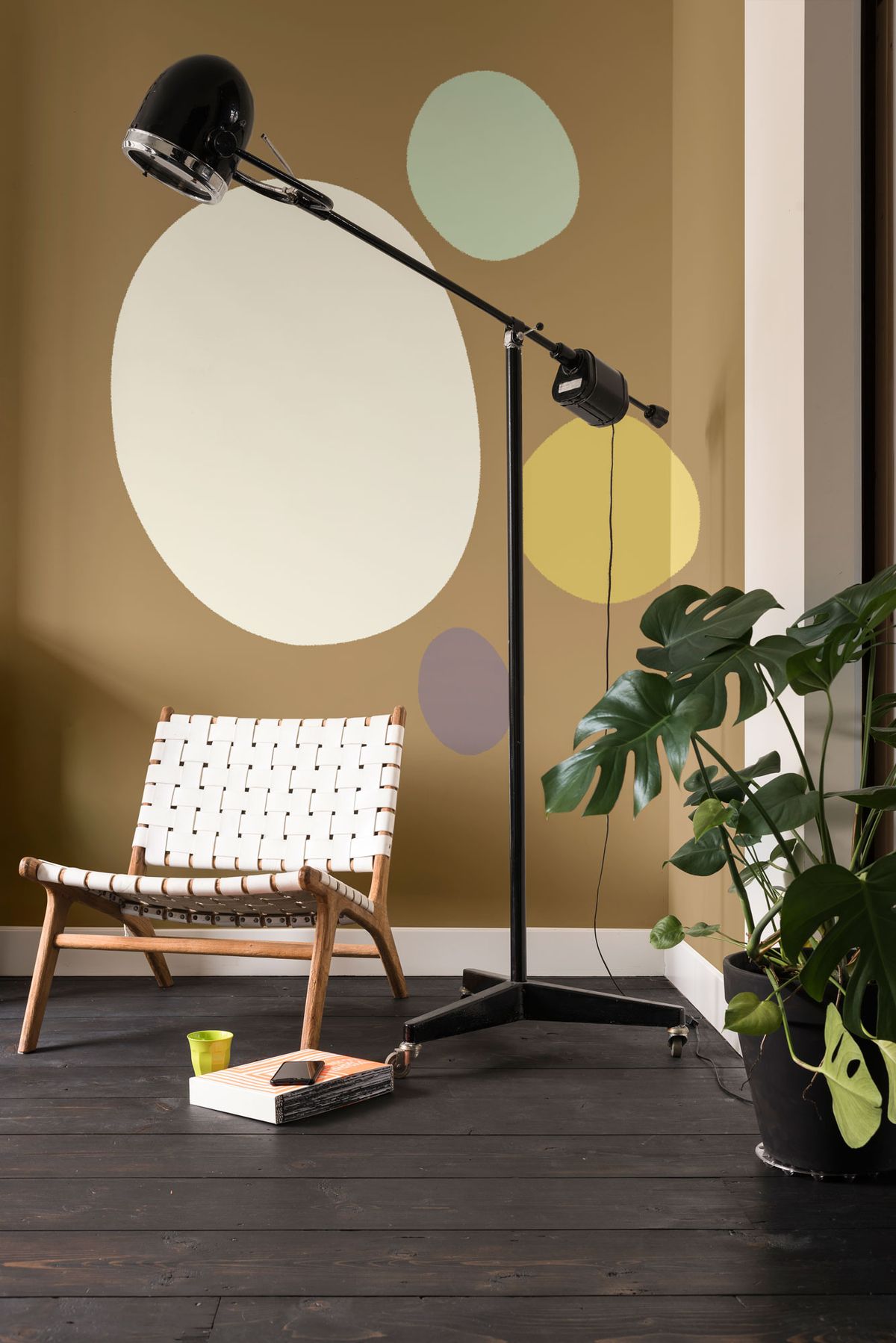 Cómo pintar formas ovaladas en la pared 6