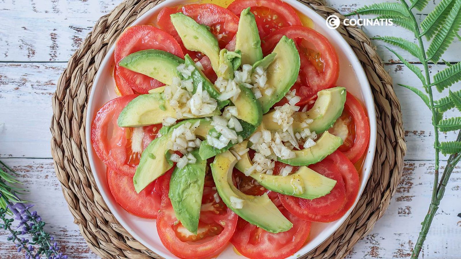 Ensalada de aguacate y tomate