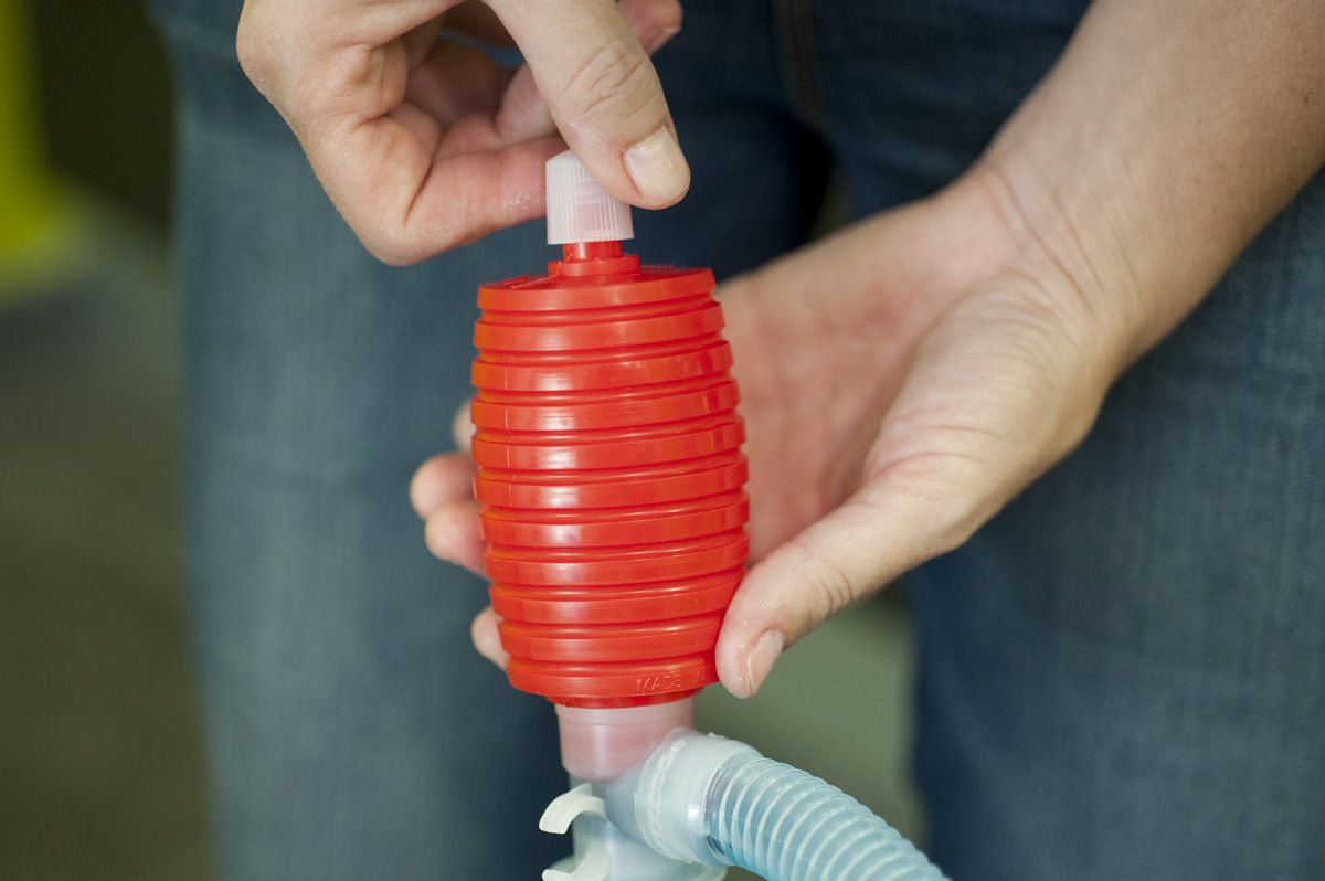 Bricomania 672 Llenar estufa de parafina p7