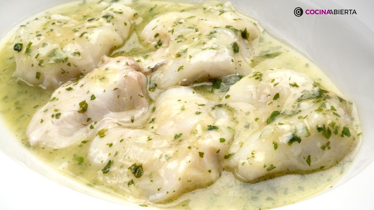 Aprende a cocinar kokotxas de bacalao en salsa verde con la receta de Karlos Arguiñano