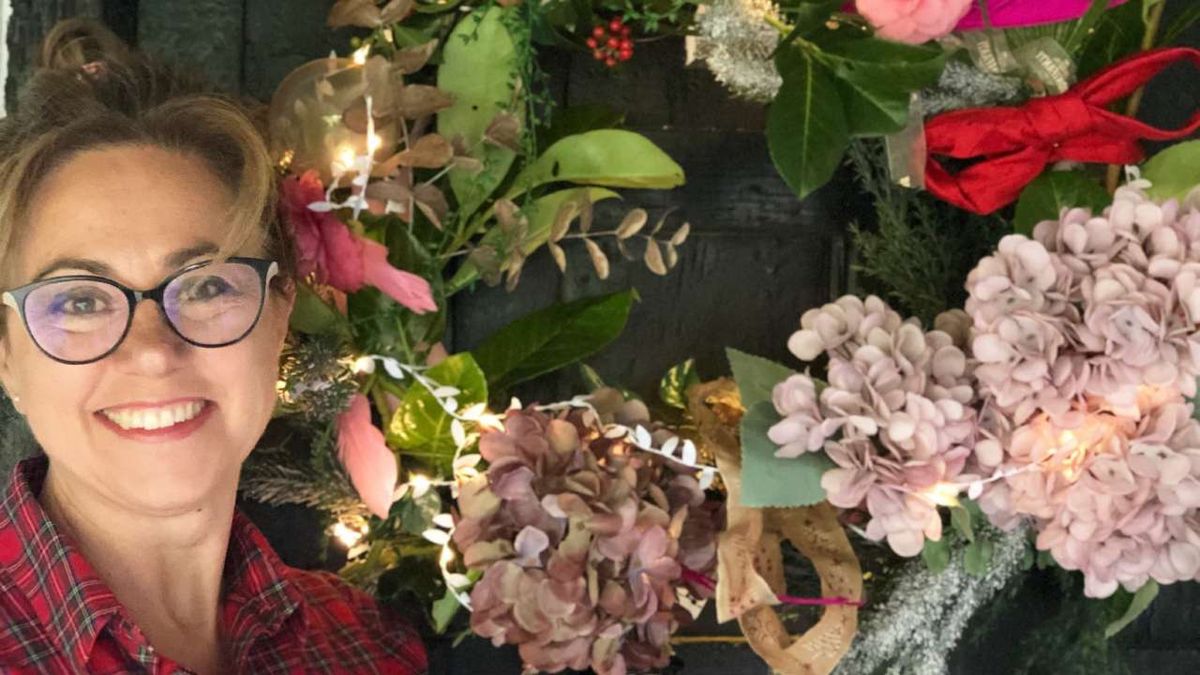 Corona navideña rústica.