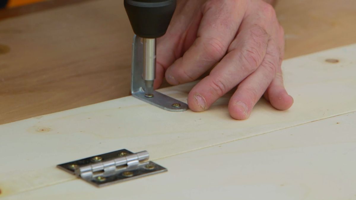 Cómo hacer una mesa redonda abatible paso 10