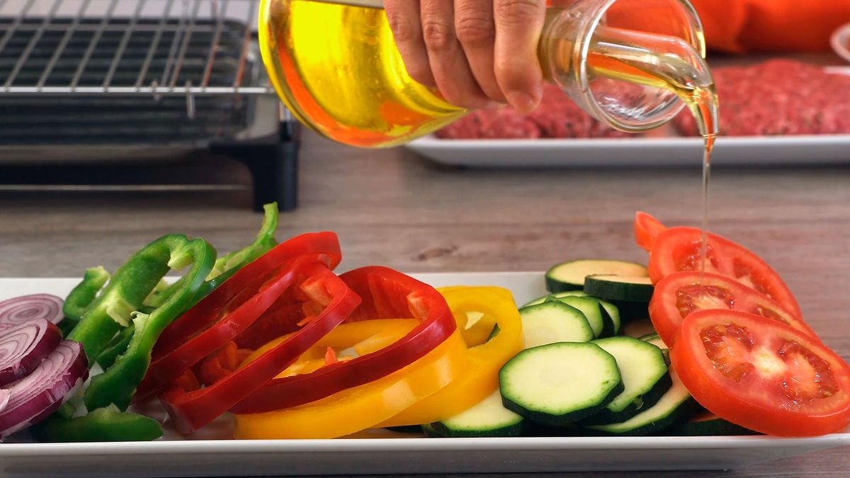 Hamburguesa con verduras a la barbacoa   paso 3