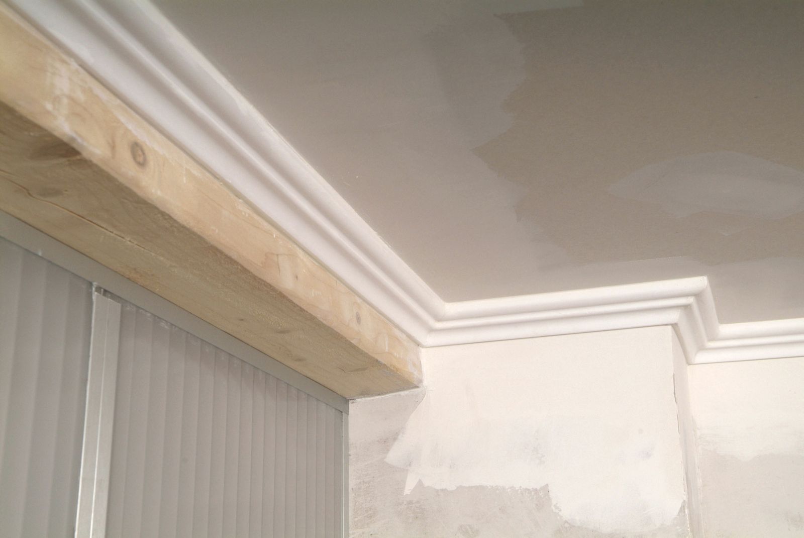 445 Brico1 Instalacion de cornisa en techo laminado introduccion2