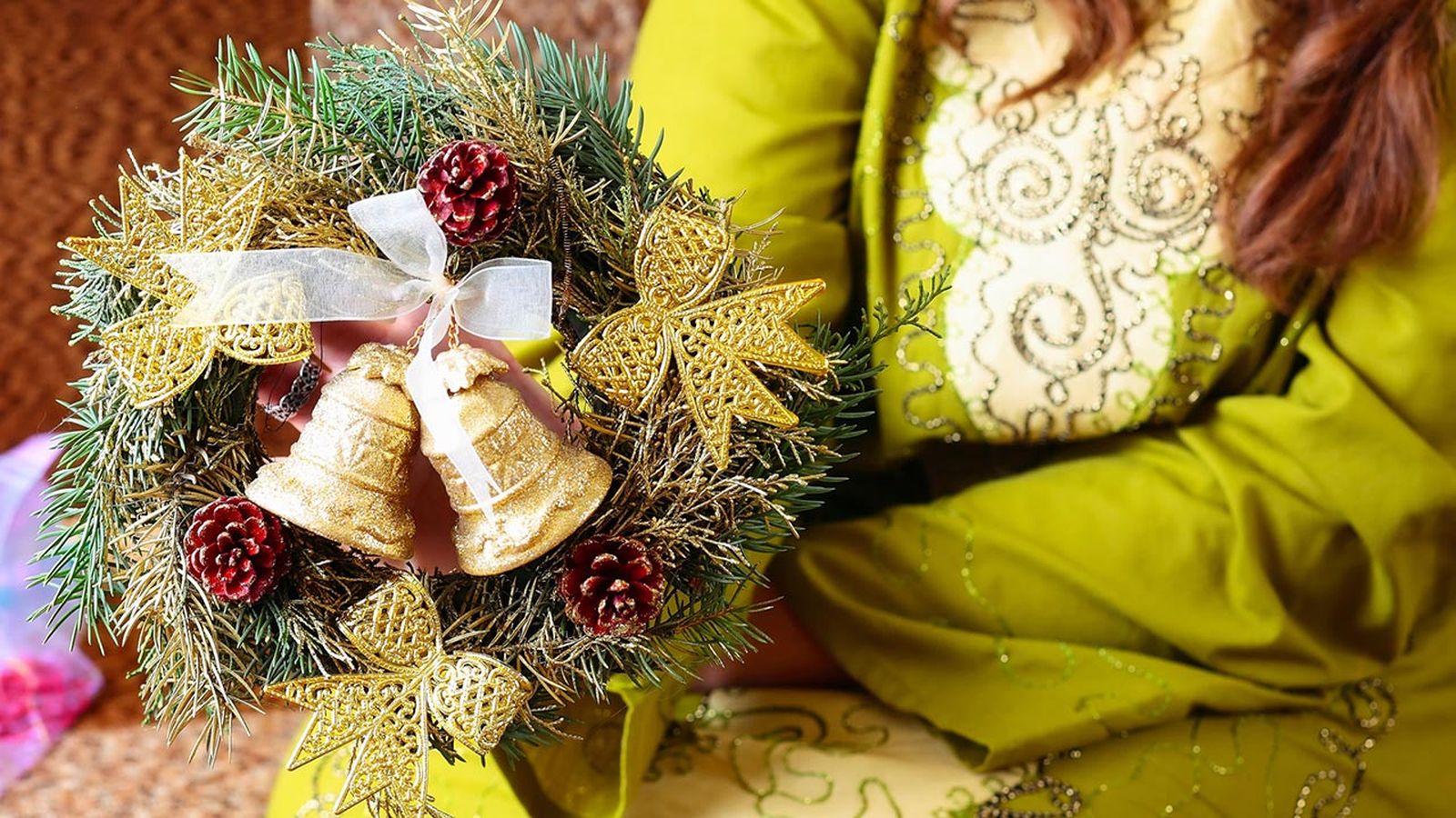 Cómo hacer una corona navideña pequeña