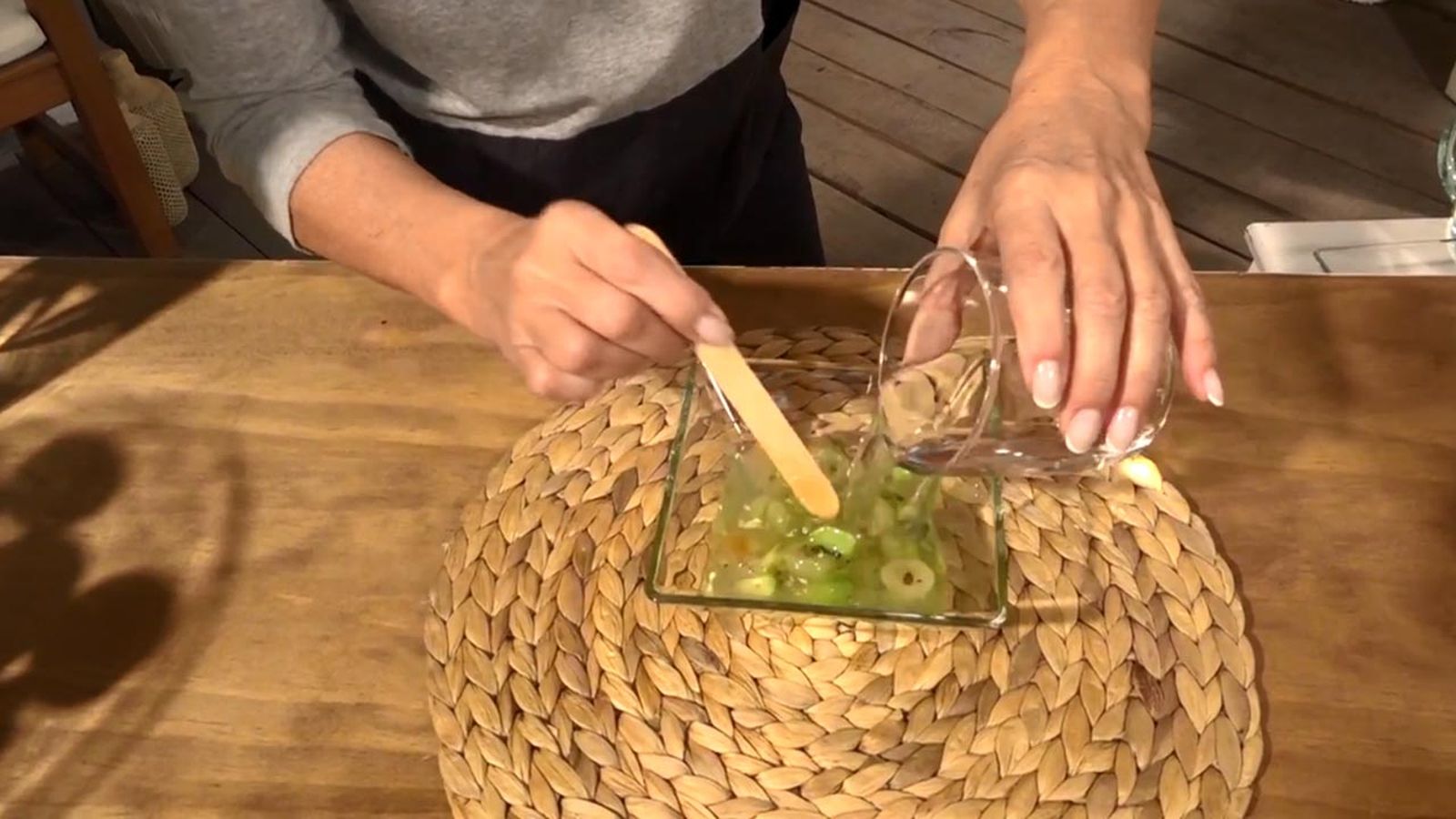 tonico de uva un remedio natural con el que retrasar la aparicion de las arrugas agua