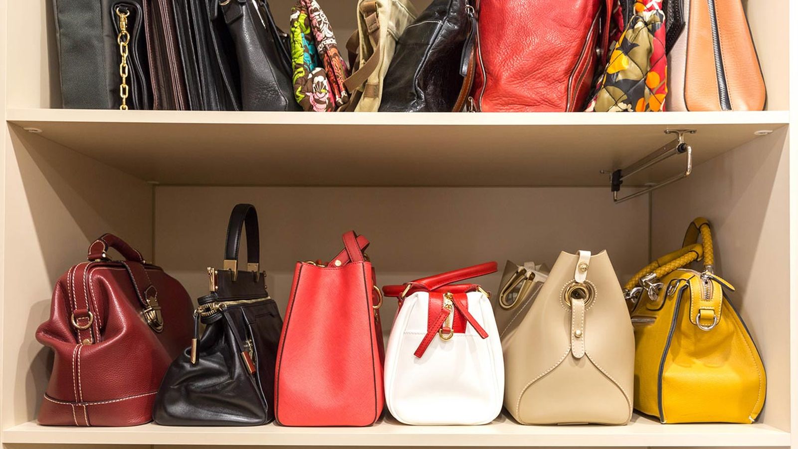 ideas para ordenar los bolsos como experta orden