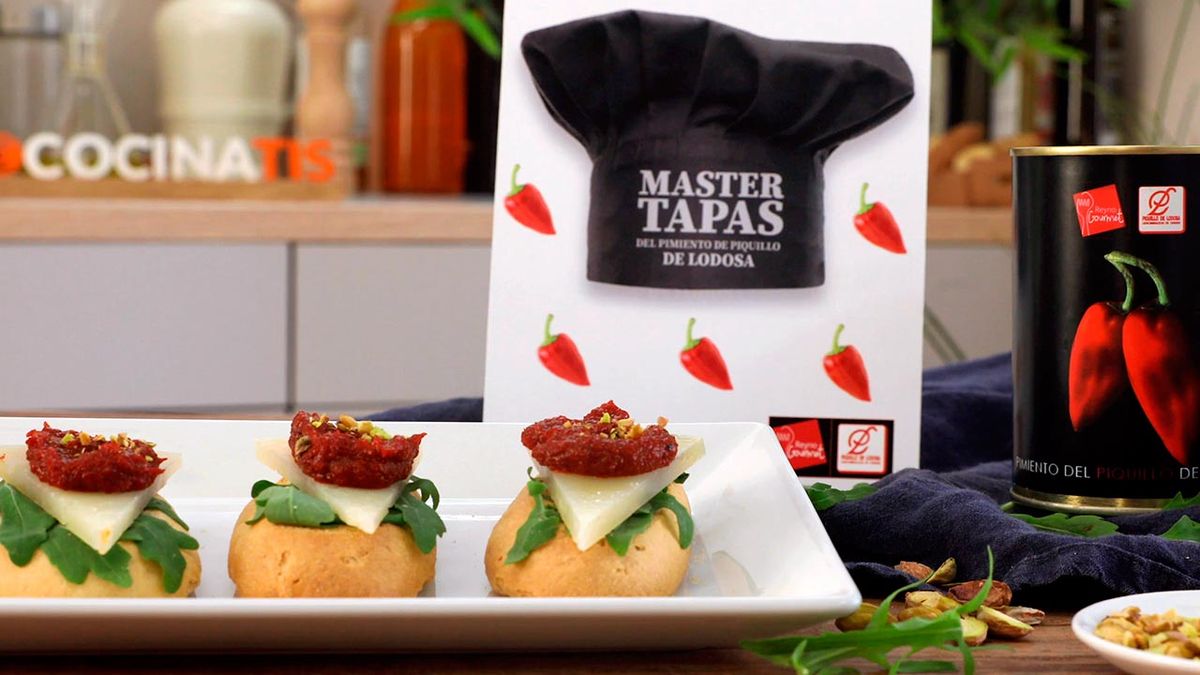 Receta de tosta de pan con mermelada de Pimientos del Piquillo de Lodosa, queso y rúcula  paso 4