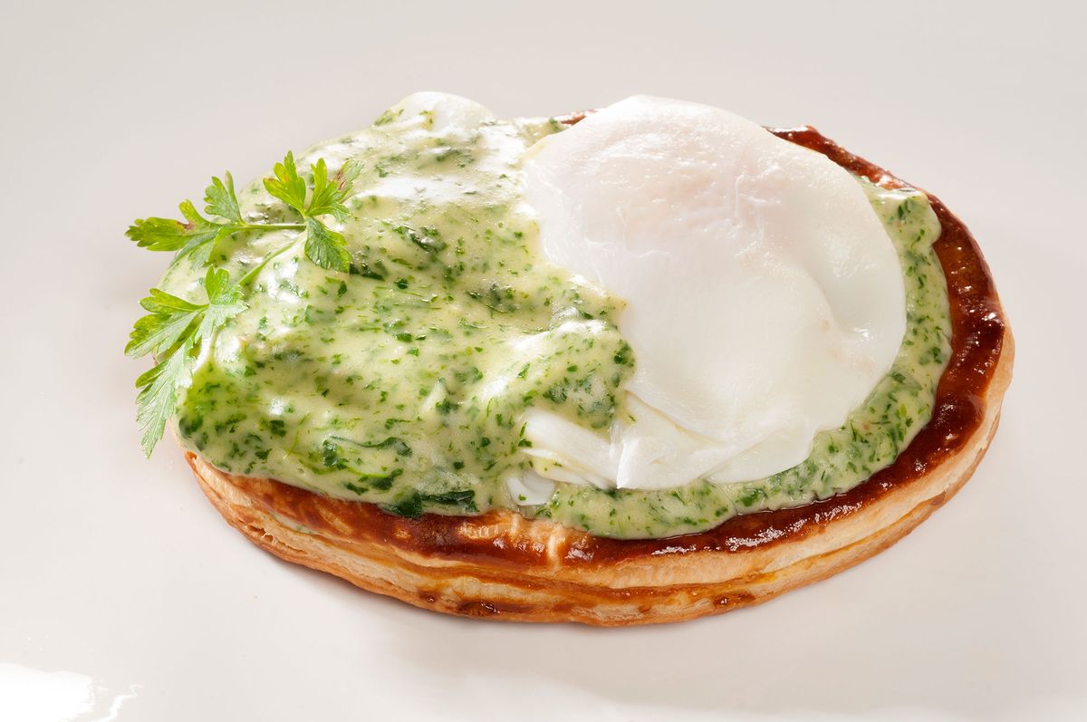 1804 Huevos escalfados con bechamel de espinacas (988) xl