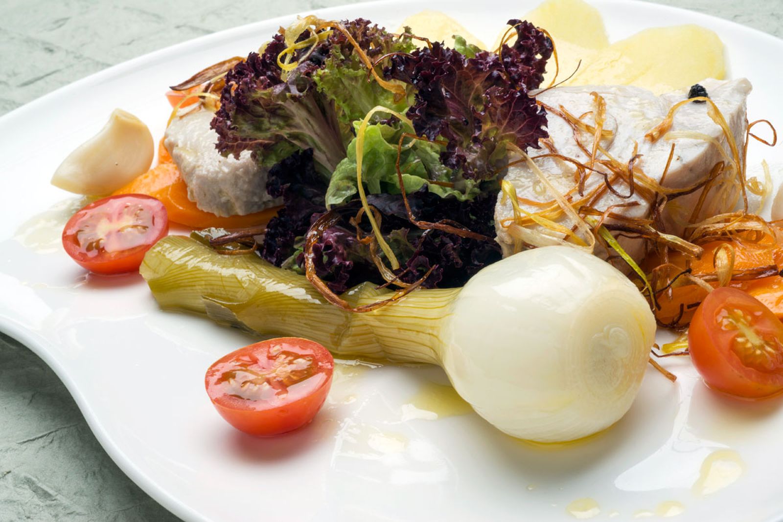 5235 Ensalada de bonito en escabeche (620) xl