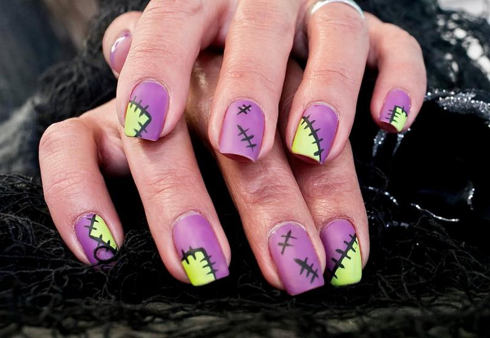 Cuando se trata de manicura para Halloween, los diseños son infinitos