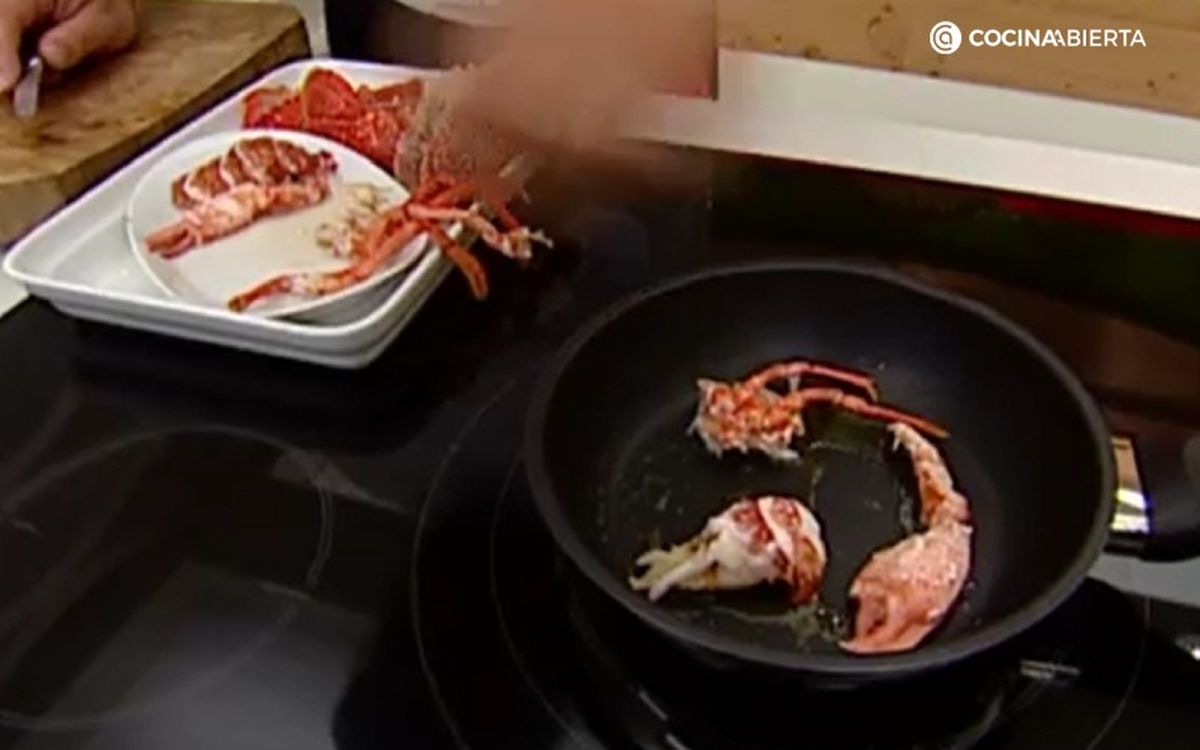 Saltea el bogavante en un chorrito de vinagreta