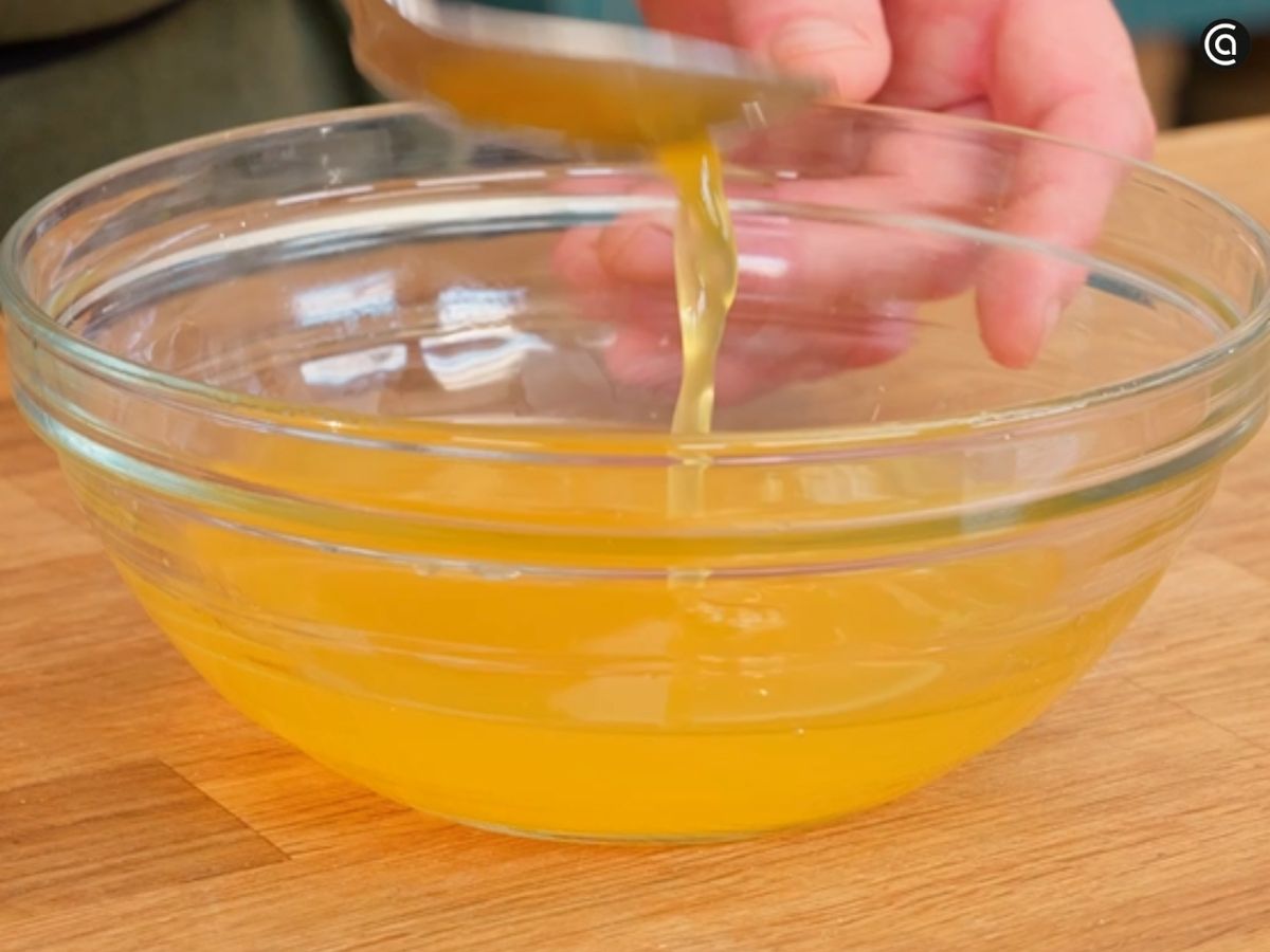 Aprende cómo hacer salsa de maracuyá con la receta de Joseba Arguiñano