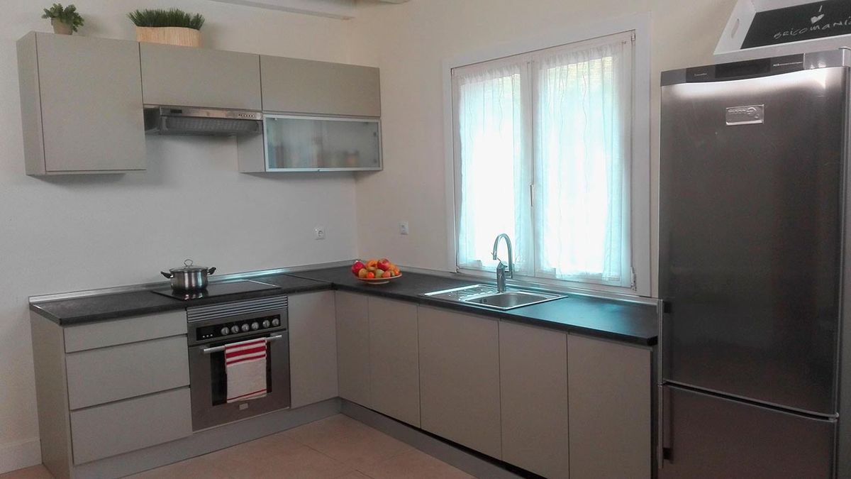 Cómo instalar una cocina en ángulo (Parte 2)