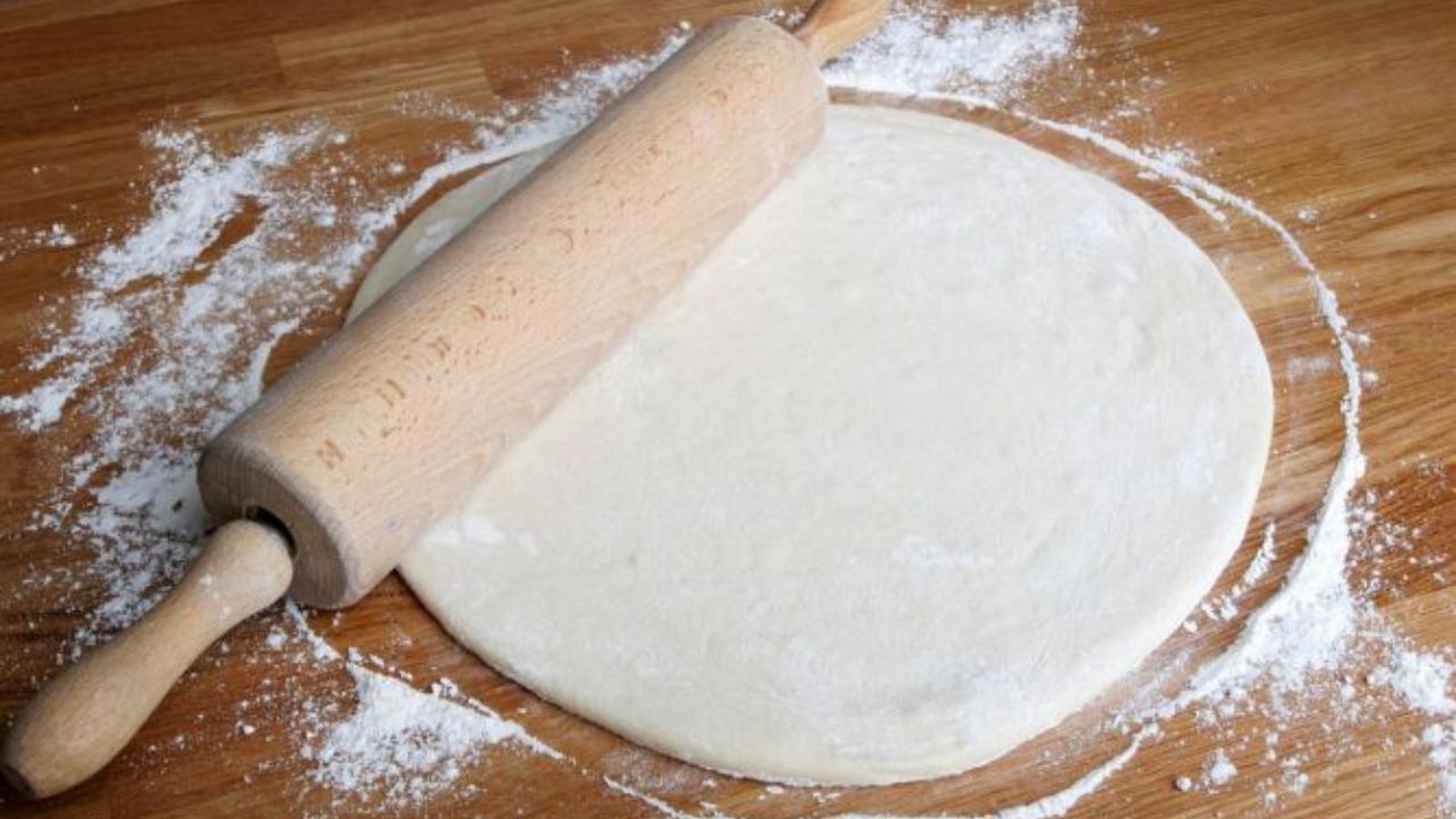 Sigue los sencillos pasos de Bruno Oteiza para elaborar una masa de pizza casera