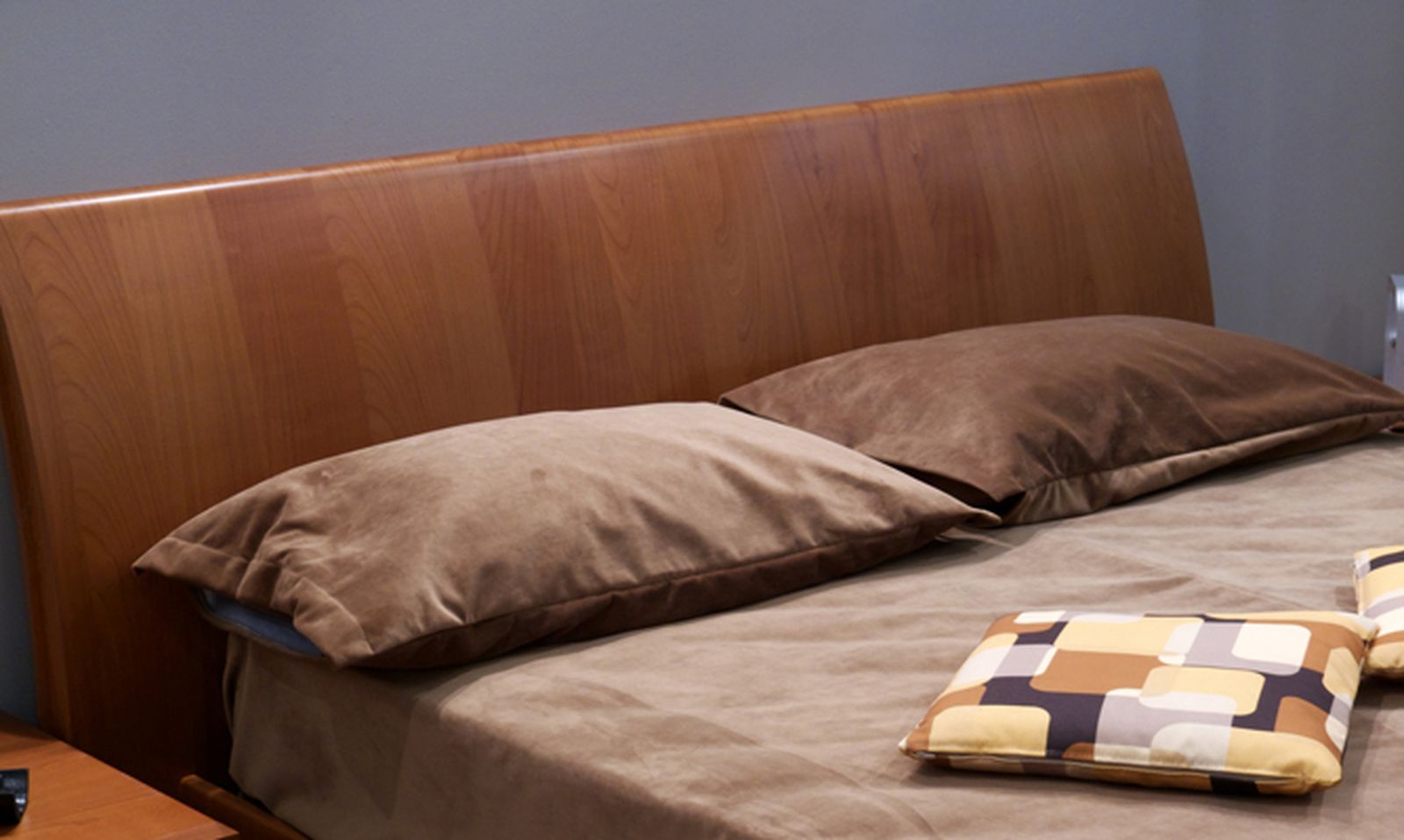 Reparar cabecero de cama de madera