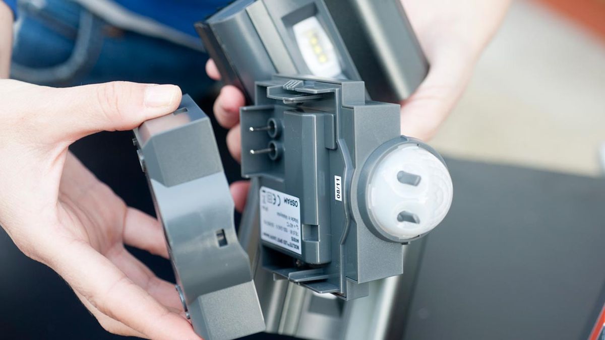 Bricomania 691 Luminaria led exterior p1