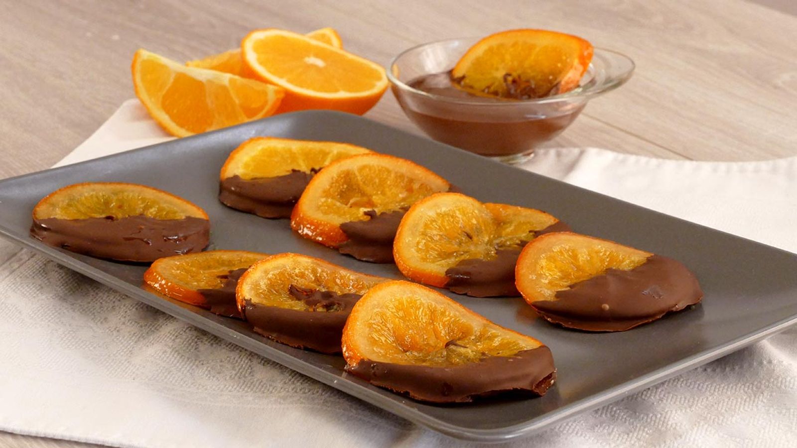Receta de naranjas confitadas con chocolate