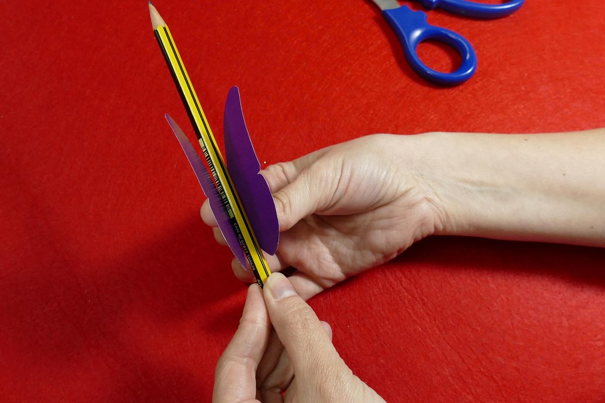 Mariposas para decorar la pared paso 3