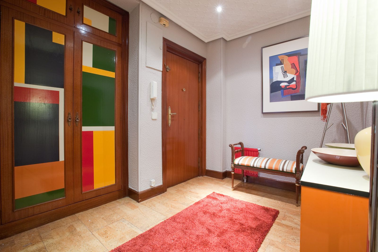 Decorar un recibidor oscuro de Decogarden