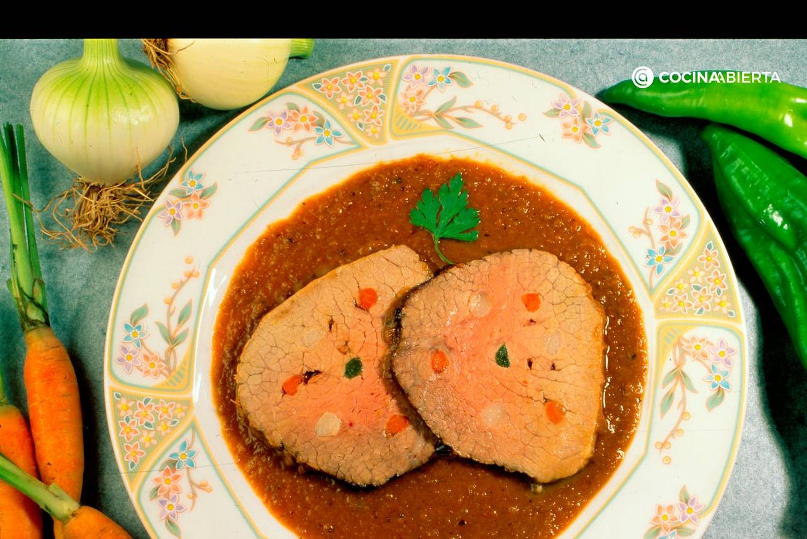 La carne mechada de ternera es una receta clásica al horno