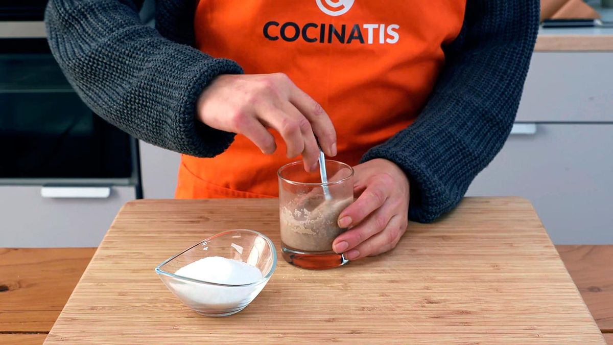 Receta de roscón de Reyes sin gluten con relleno de chocolate  paso 1