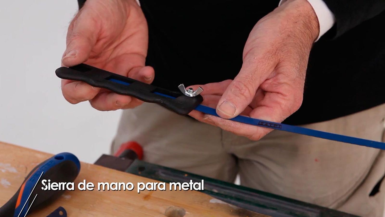 Sierra de mano para metal paso 3
