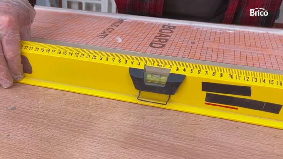 Como hacer una balda flotante de estilo industrial paso 8