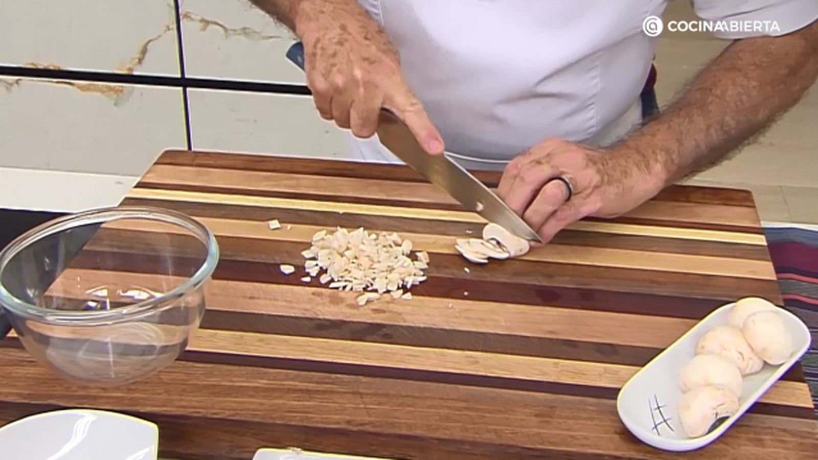 Carpaccio ternera parmesano paso 1
