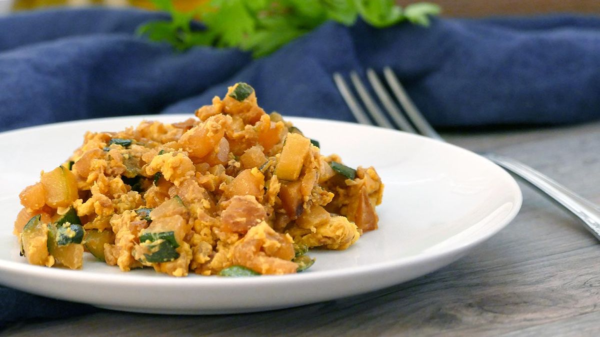 Receta de zarangollo murciano, revuelto de calabacín, cebolla y patata  paso 4