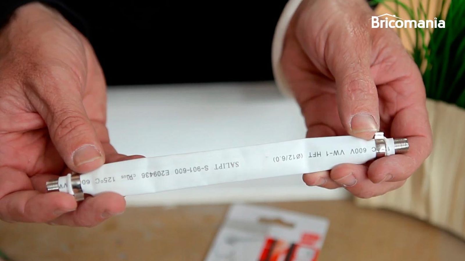 Cable de antena plano