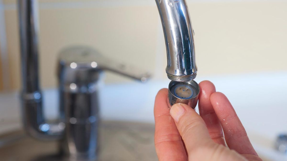 Bricomania 688 Como conectar una manguera a un grifo p2