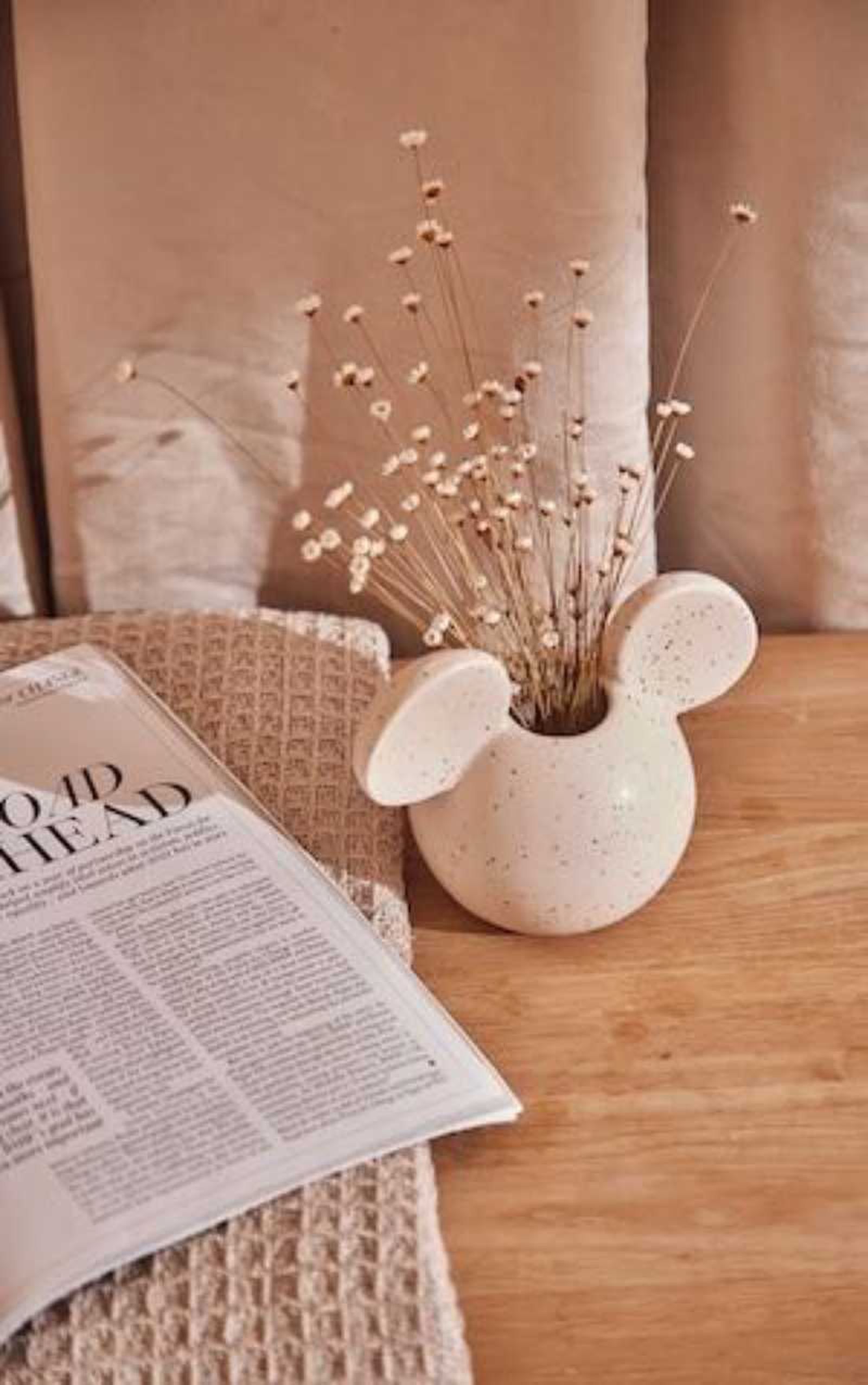 Jarrón de Mickey Mouse beige.