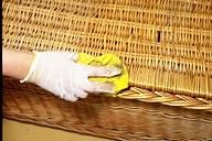 Mantenimiento y protección de una silla de mimbre paso 3