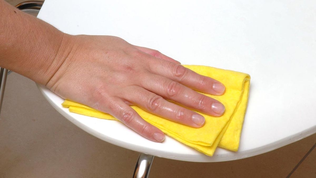 Limpieza de mobiliario de resina paso 3