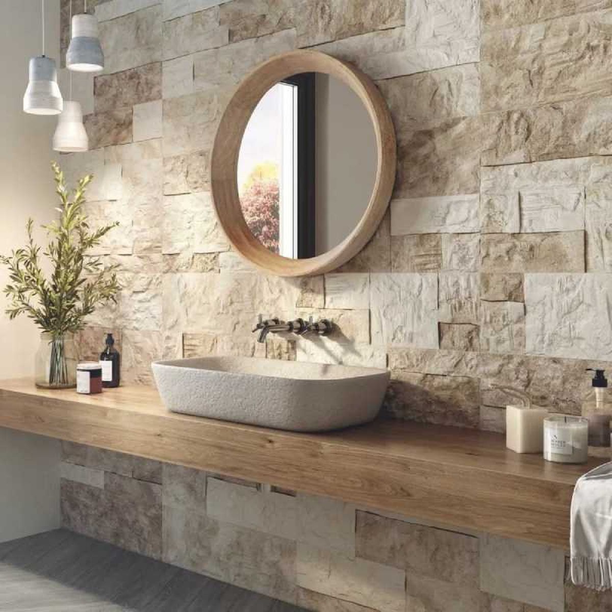 Baño con azulejos de piedra.