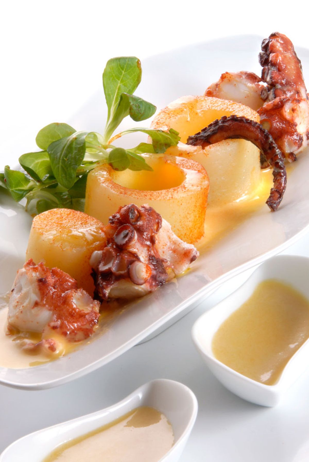 Pulpo con alioli de frutas