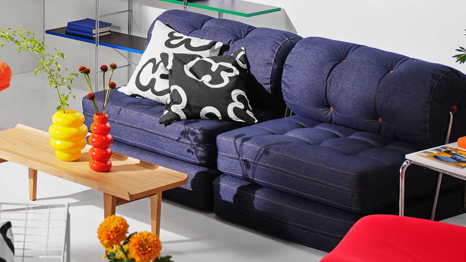 Salón con jarrones Salón con jarrones de colores KÄLLARHALS: