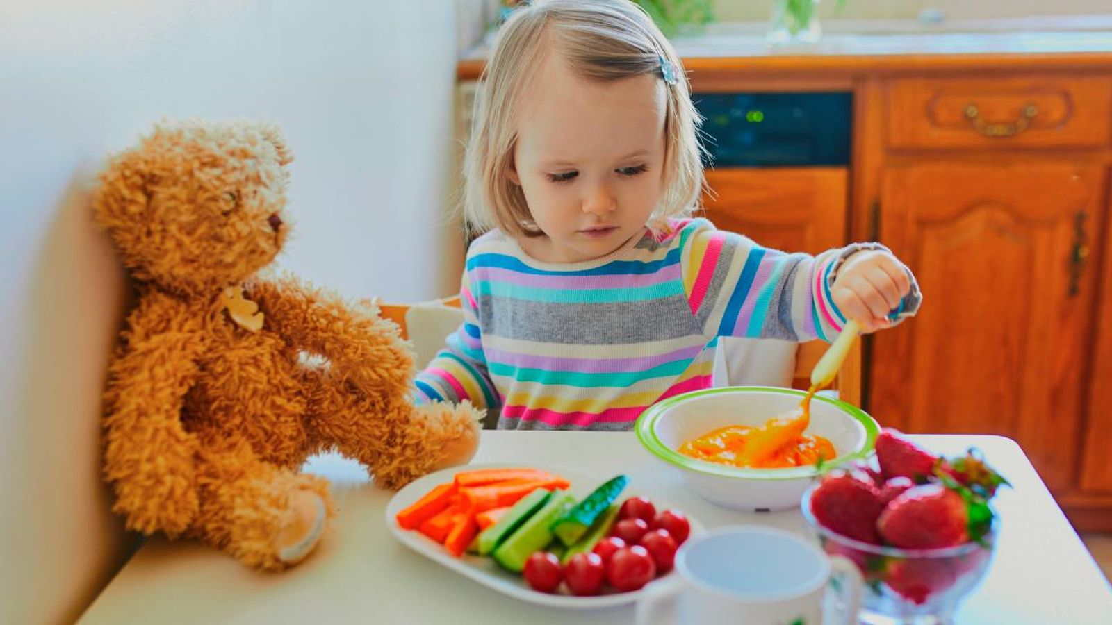 Cómo reforzar las frutas y verduras en la dieta infantil