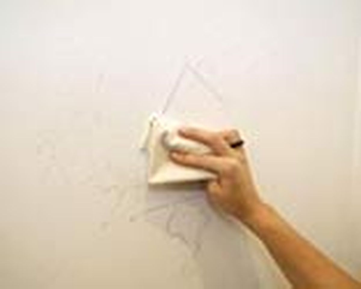 brico 0498 1 pintura cubre manchas paso 1