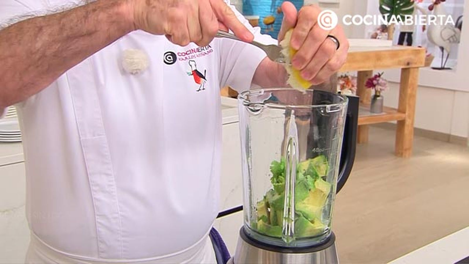 ensalada de trigo sarraceno y tomate con crema aguacate receta karlos arguinano karl6795 paso3