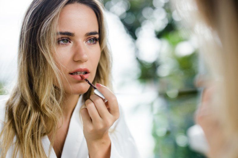 Algunos de los ingredientes del gloss se pueden evaporar cada vez que te lo aplicas.