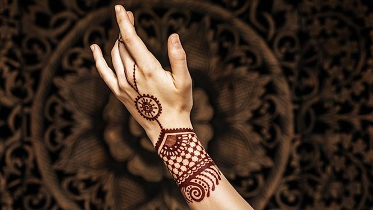 como hacerte un tatuaje de henna natural brazo