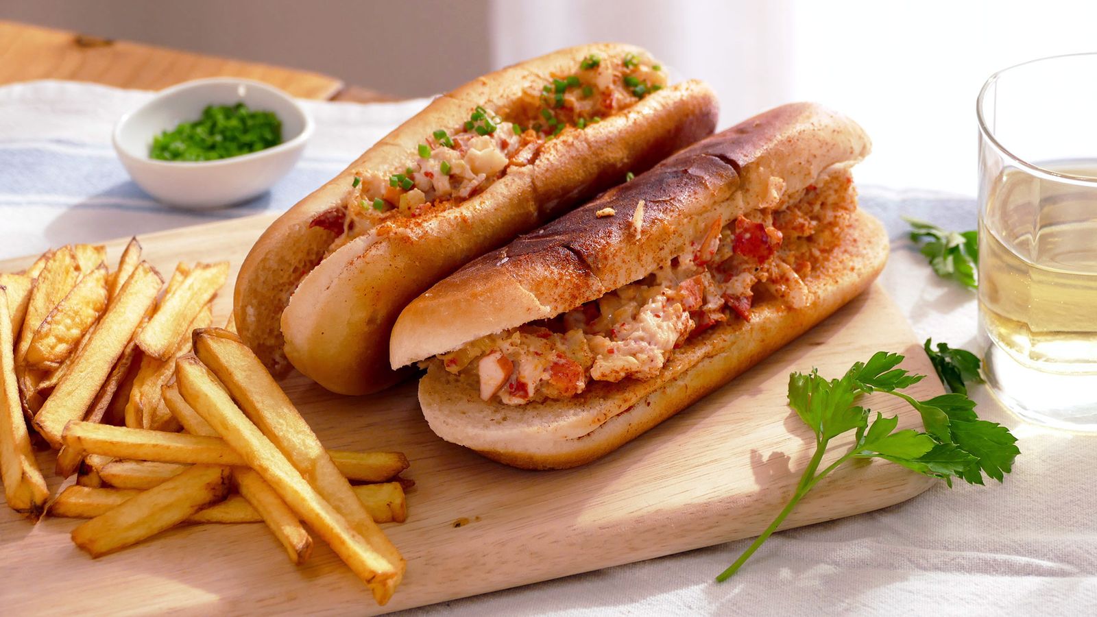 Receta de lobster roll, bocadillo de langosta de maine