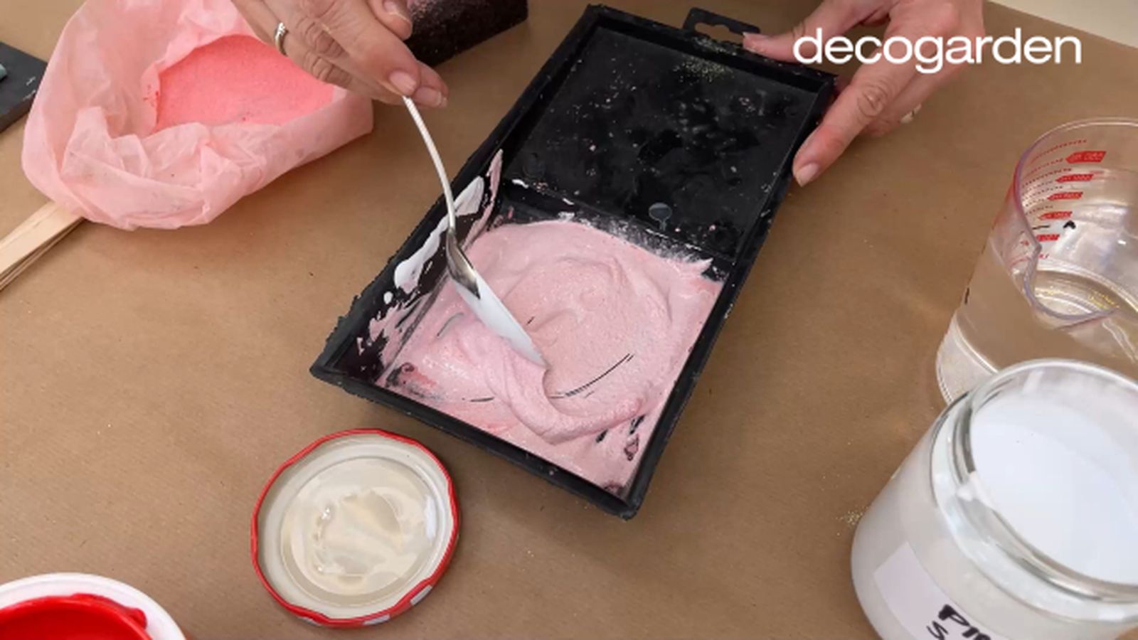 como hacer pintura tiza casera con tizas paso 3